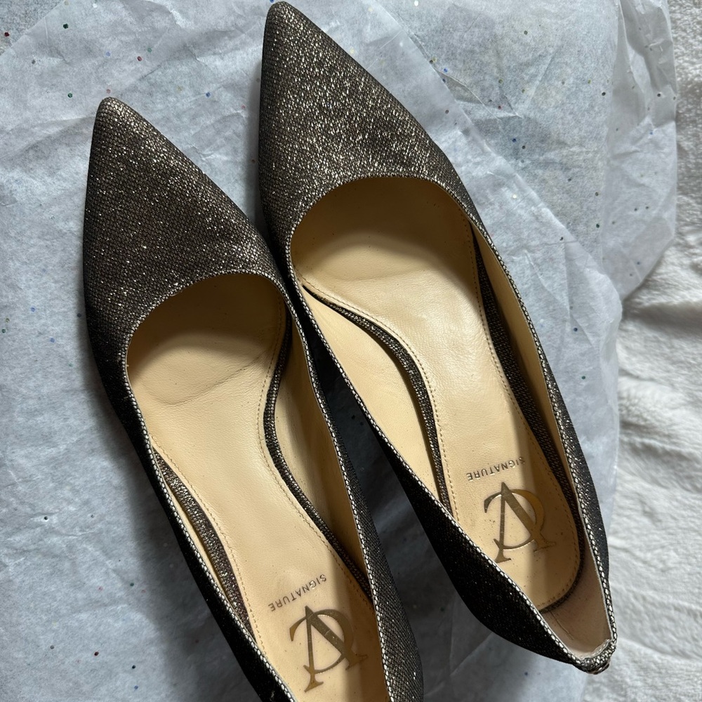 Vince Camuto Genesa Glitter Pointed-Toe heels in size 8